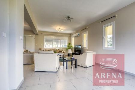 Dom wolno stojący na sprzedaż