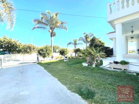 Detached House for sale