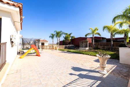 Thumbnail 2 Descubre Tu Propiedad Soñada En Nicosia Con Arena Properties En Chipre