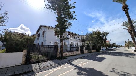 Thumbnail 2 Maisons À Vendre Chypre