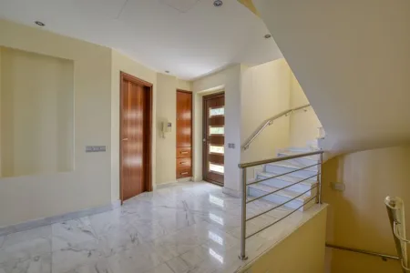 Вилла на продажу