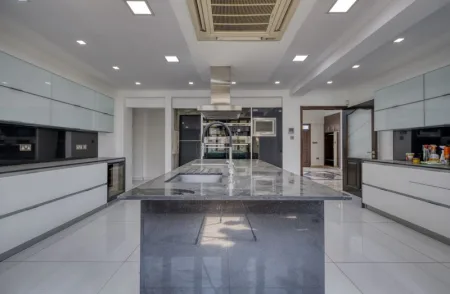 Villa for sale