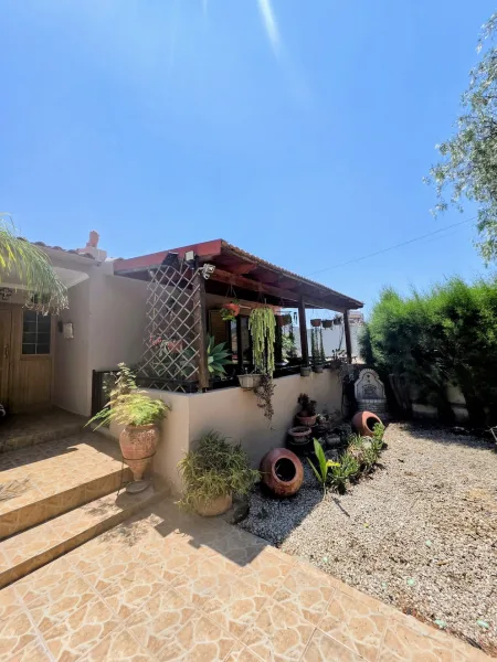 Casa indipendente in vendita