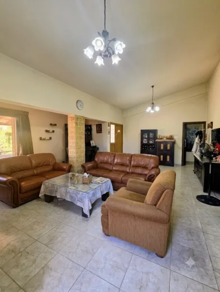 Casa indipendente in vendita