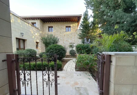 Villa for sale