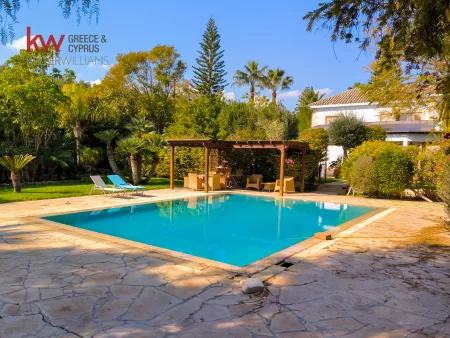 Villa for sale