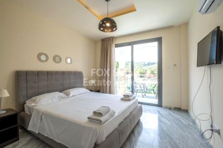 Thumbnail 3 הסיפור מאחורי מקום הולדתה של אפרודיטה