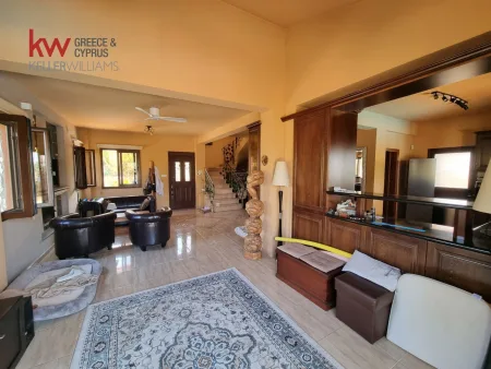 Casa indipendente in vendita