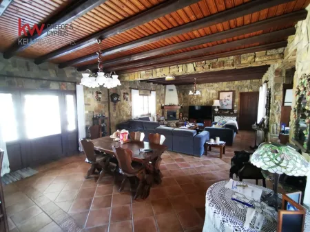 Casa indipendente in vendita