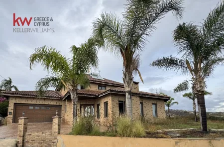 Villa for sale