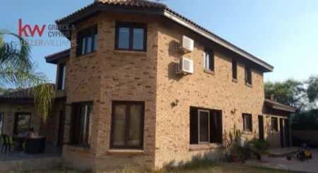 Villa for sale