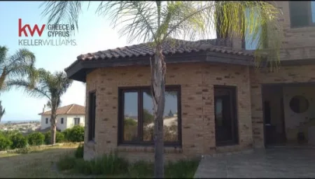 Villa for sale