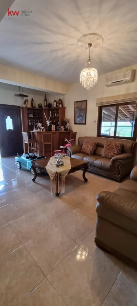 Casa indipendente in vendita