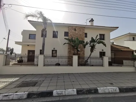 Casa indipendente in vendita