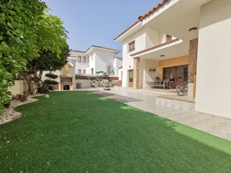Casa indipendente in vendita