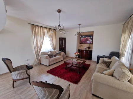 Casa indipendente in vendita
