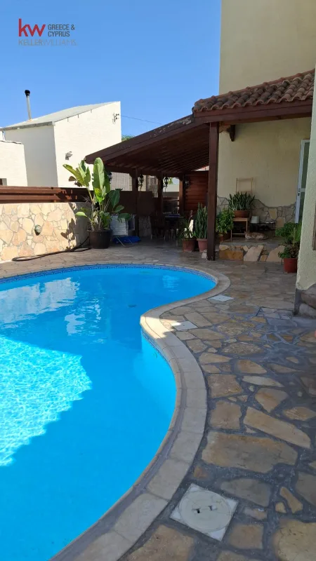Casa indipendente in vendita