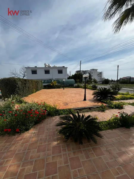 Detached House for sale