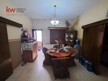 בית דו משפחתי למכירה