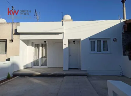 Semi-detached House for sale