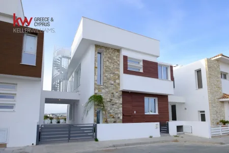 Detached House for sale
