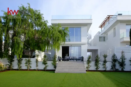 Detached House for sale