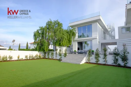 Detached House for sale