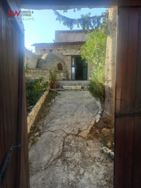 בית דו משפחתי למכירה