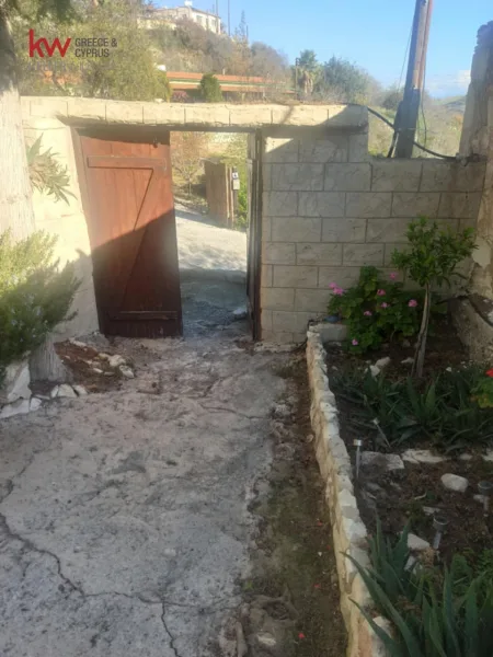 בית דו משפחתי למכירה