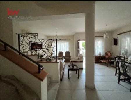 Casa indipendente in vendita