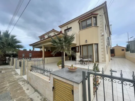 Casa indipendente in vendita