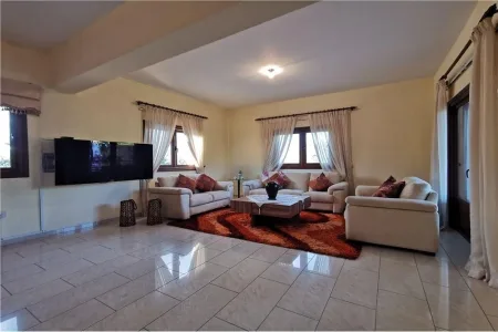 Casa indipendente in vendita