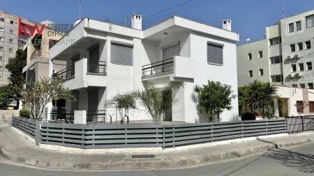 Λάρνακα, Λάρνακα