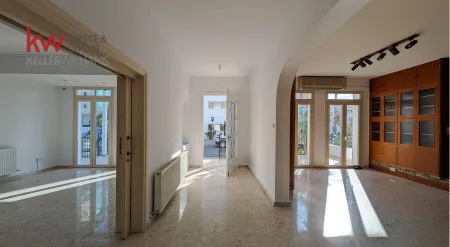 Casa indipendente in vendita
