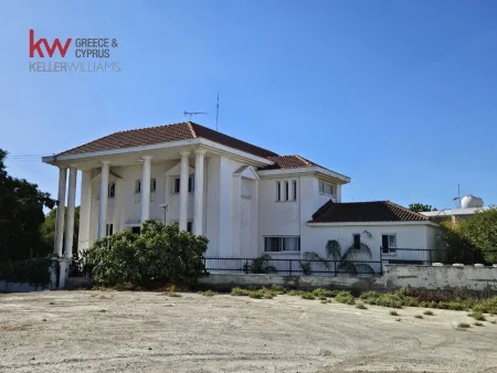 Villa for sale