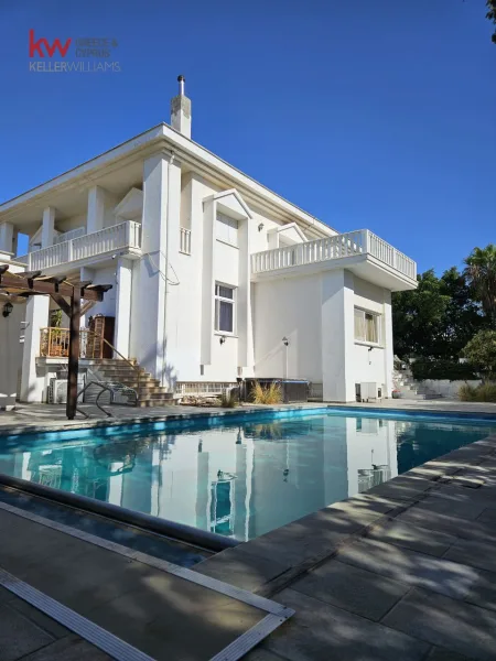 Villa for sale