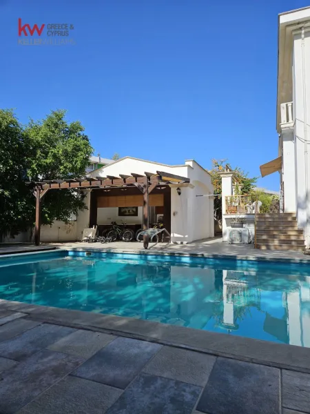 Villa for sale