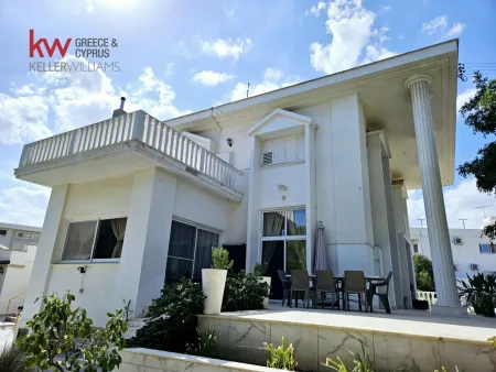 Villa for sale