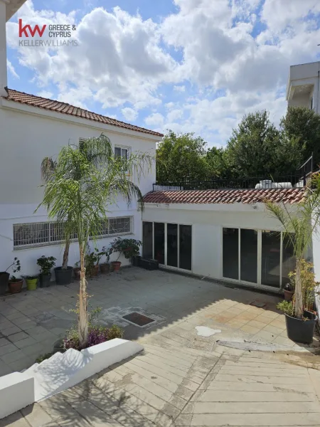 Villa for sale