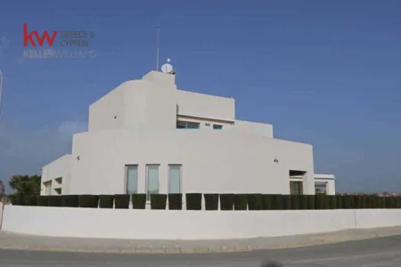 Villa for sale