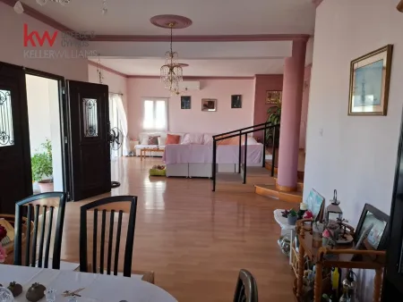 Casa indipendente in vendita