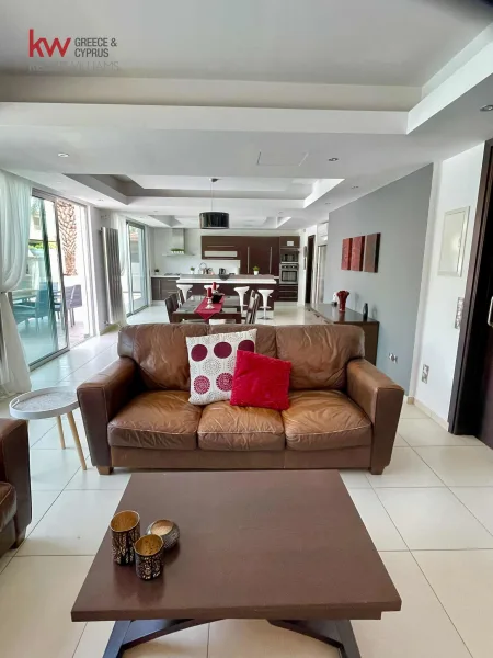 Villa for sale