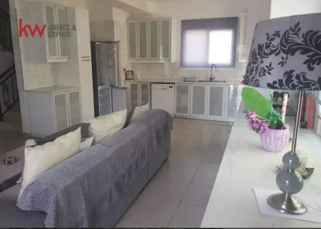 בית דו משפחתי למכירה