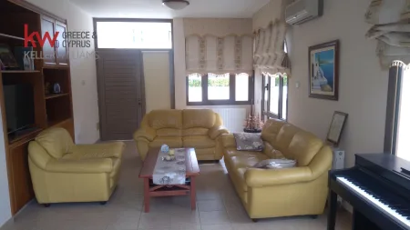 Casa indipendente in vendita