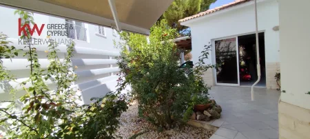 Casa indipendente in vendita