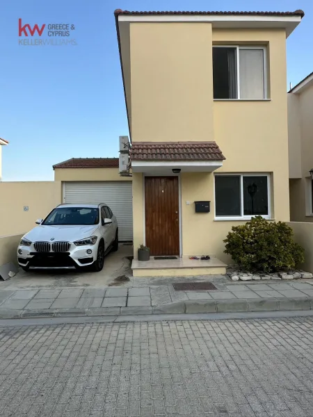 Semi-detached House for sale