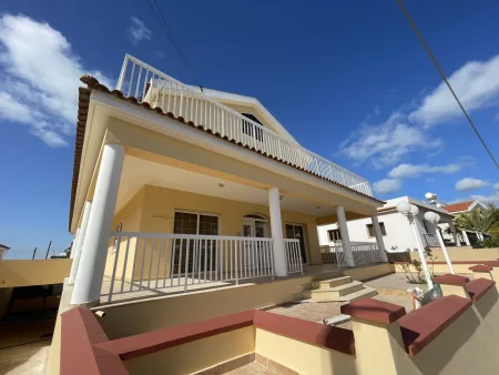 Casa indipendente in vendita