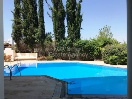 Μπανγκαλόου προς πώληση