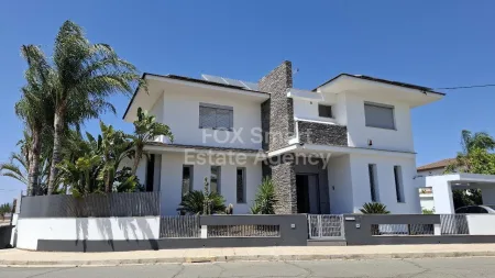 Μπανγκαλόου προς πώληση