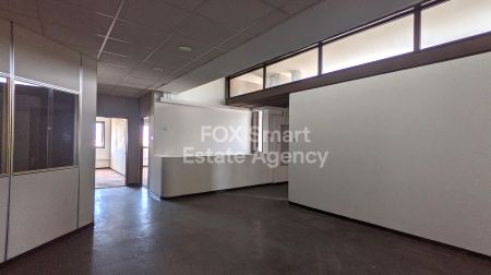 תעשייה למכירה